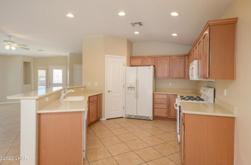 2460 Topanga Dr, Bullhead City AZ  86442-8466 exterior