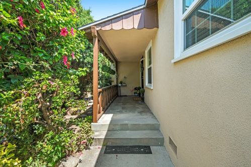 5516 Fulton Ave, Van Nuys CA  91401-5332 exterior