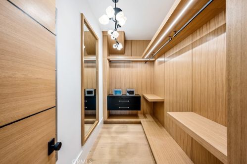 4508 Haskell Ave, Van Nuys CA  91436-3148 exterior