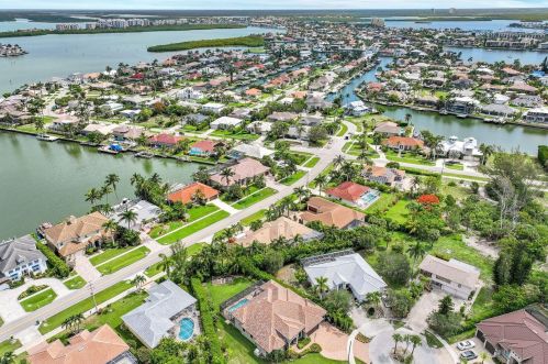 616 Somerset Ct, Marco Island FL  34145-2450 exterior