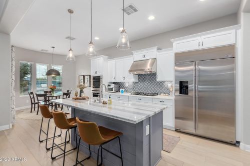 21113 37th Run, Phoenix, AZ 85050-8392