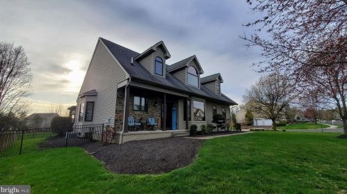 837 Mountain Top Dr, Collegeville, PA 19426-4133