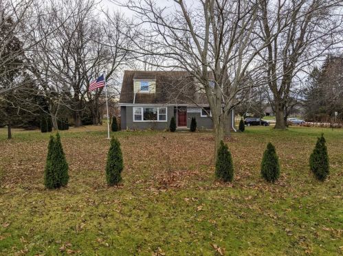 1985 Western Ave, Jackson, WI 53037-9823