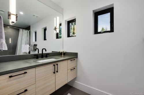 376 Gilpin St, Denver CO 80218-2523 exterior