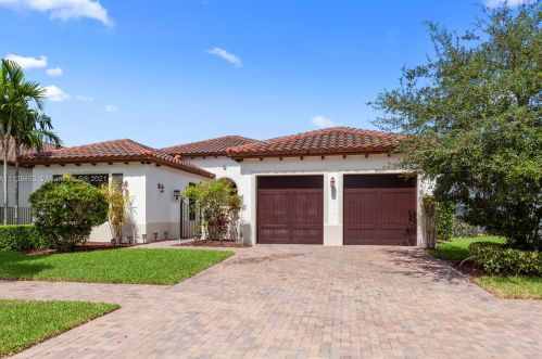 8345 26th Ct, Hollywood, FL 33024-3184