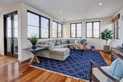 320 33rd Pl, Manhattan Beach CA  90266-3820 exterior