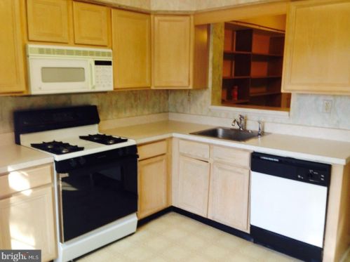 108 Barrow Pl, Princeton NJ  08540-6335 exterior