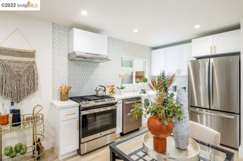 481 59th St, Oakland CA 94609-1538 exterior