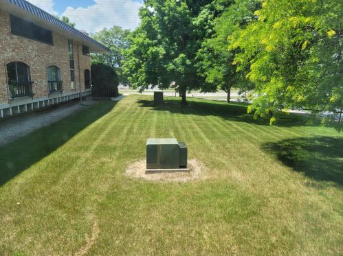 4155 Rivers Edge Cir, Milwaukee WI  53209-1113 exterior