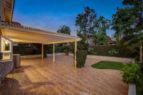 12 Christamon, Irvine CA 92620-1829 exterior