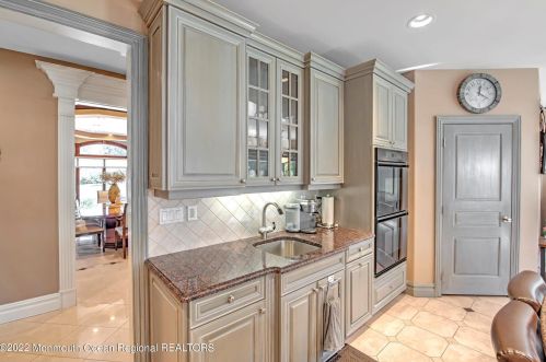 24 Dora Ln, Holmdel Village NJ  07733-1671 exterior