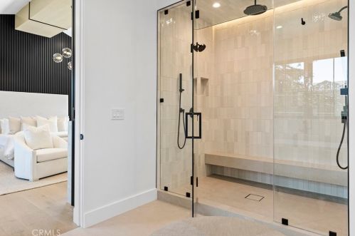 4955 Haskell Ave, Van Nuys CA  91436-1674 exterior