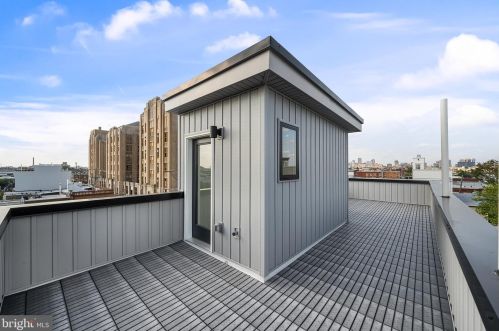 734 Dudley St, Philadelphia PA 19148-2340 exterior