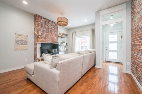 143 Home St, Pittsburgh, PA 15201-2913