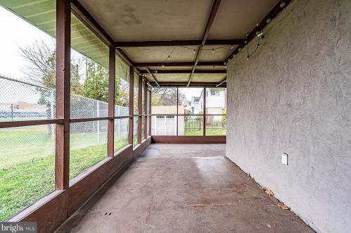 410 Crossfield Rd, Norristown PA 19406-2363 exterior