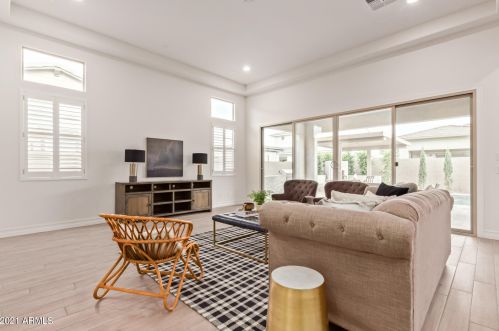 3731 Arabian Dr, Gilbert AZ  85296 exterior