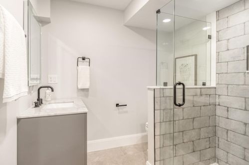 17 Sharon Ave, Newton MA  02466-2522 exterior