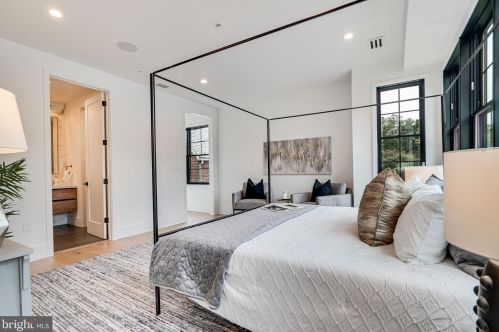 4915 Western Ave, Washington DC  20016-4319 exterior