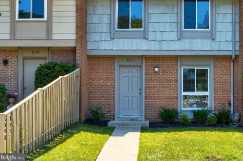 601 Clearwater Ct, Herndon VA  20170-4125 exterior