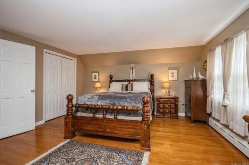 215 Croton Dam Rd, Crotonville NY  10562-2106 exterior