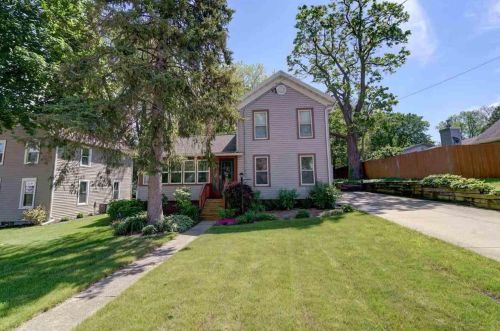 16 Lord St, Edgerton, WI 53534-2014