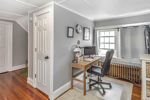 39 Beverly Ave, Floral Park NY  11001-3253 exterior