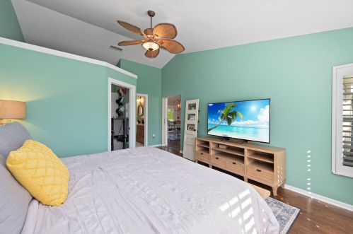 1978 Sheffield Ave, Marco Island, FL 34145-6705