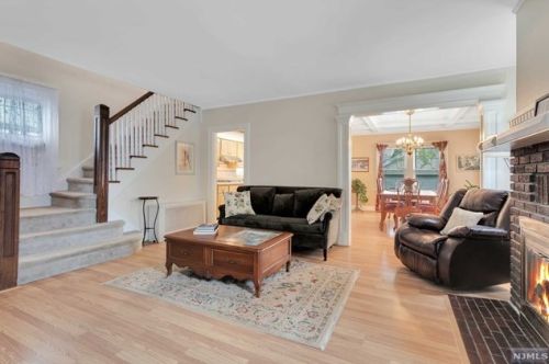 17 Glenwood Ave, Bloomfield NJ  07003-2201 exterior