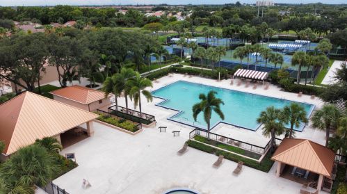 5150 51st Way, West Palm Beach FL  33409-7144 exterior