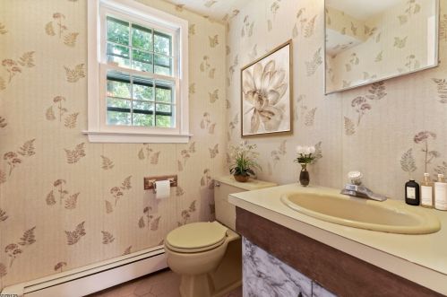 19 Allens Corner Rd, Flemington NJ  08822-5620 exterior