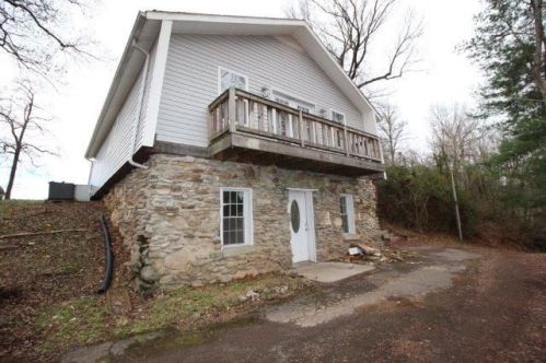 254 Haley Springs Ln, Lafayette, TN 37083-3528