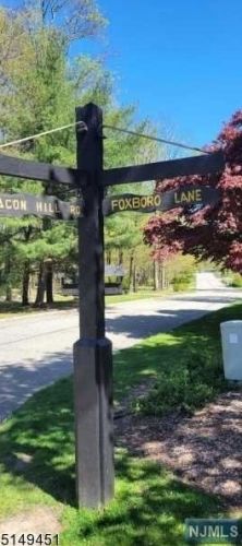 24 Foxboro Ln, West Milford Lakes NJ  07480-4916 exterior