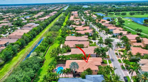 8696 Valhalla Dr, Delray Beach FL  33446-9568 exterior