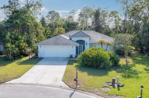 6840 Oxmoor Ct, Naples, FL 34104-8371