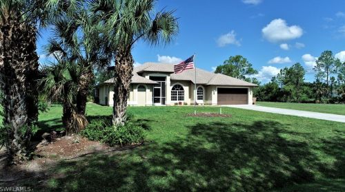 721 8th Ave, Lehigh Acres, FL 33972-4037