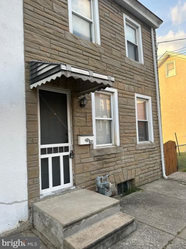 421 Grove St, Norristown, PA 19405-1423