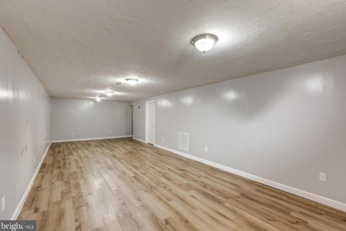 1030 Littlestown Rd, Littlestown PA 17340-9442 exterior