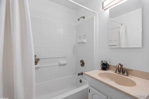 4362 Conrad Ave, San Diego CA 92117-2017 exterior