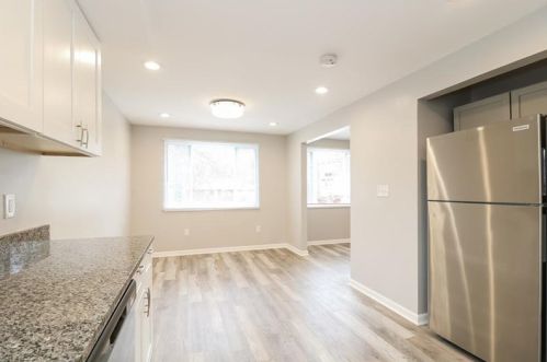 202 Lennox Dr, Pittsburgh PA  15235-4405 exterior