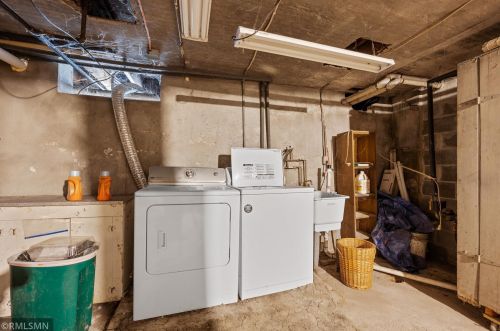 328 4th St, Litchfield MN 55355-2122 exterior