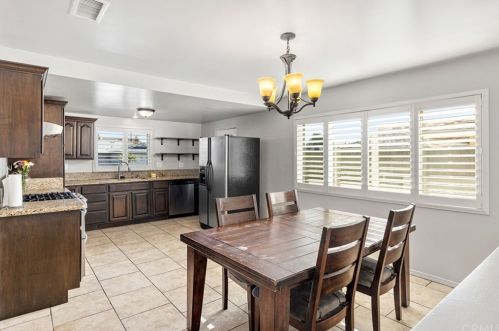 20127 Gunlock Ave, Long Beach CA  90746-2920 exterior