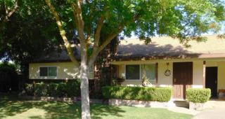 2718 College Ave, Visalia, CA 93292-3208