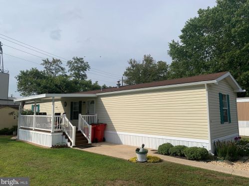 13 Park St, Mount Holly Springs, PA 17065-1433