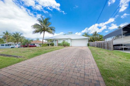 871 30th St, Palm City, FL 34990-2977