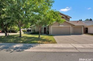 7541 Nadia Way, Sacramento, CA 95831-4131