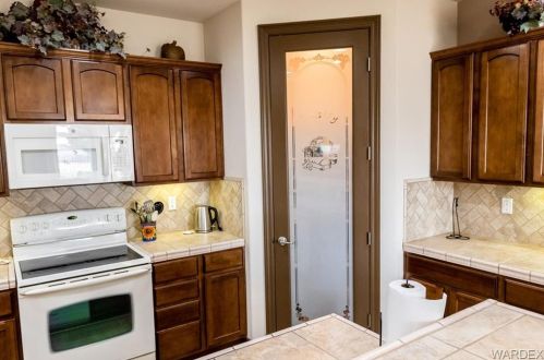 14 Torrey Pines Dr, Mohave Valley AZ  86440-8209 exterior