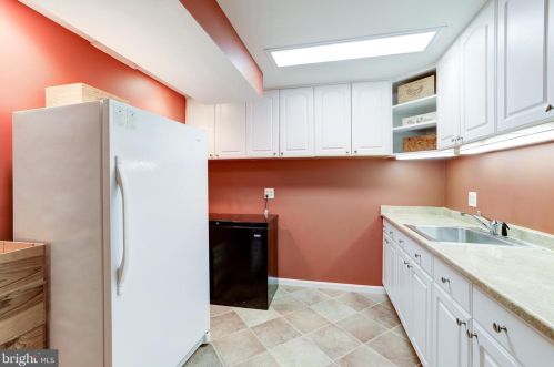 11410 Hollow Timber Ct, Herndon VA  20194-1980 exterior