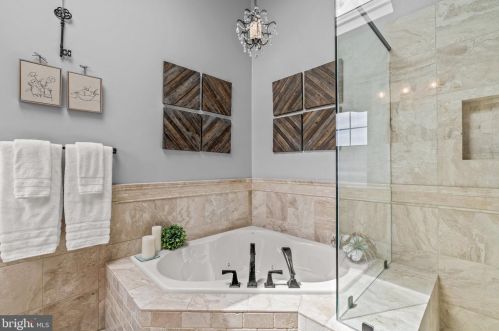 224 Shelly Dr, Collegeville PA  19426-2667 exterior