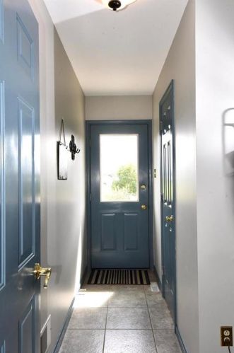 4438 Bachman Dr, Schnecksville PA  18078-2246 exterior