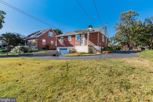 935 31st St, Camp Hill, PA 17011-5809